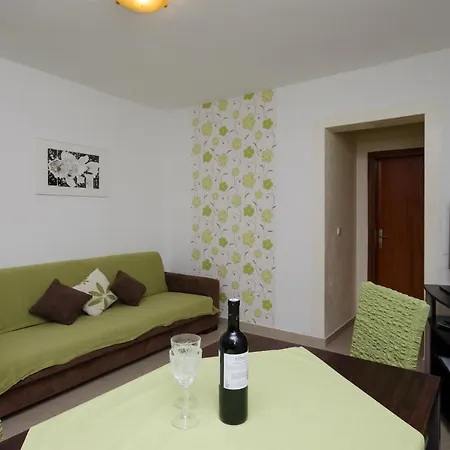 Apartman Helena *