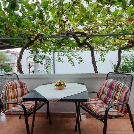 Apartman Helena Lopar