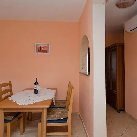 Apartman Helena *