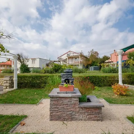 Helena Apartman Lopar