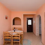 Helena Apartman