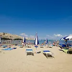 Apartman Helena Lopar